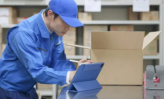 工場・倉庫 : 検品作業